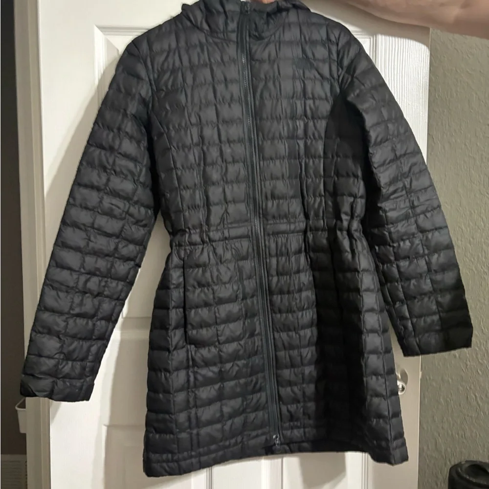 Women's The North Face Thermoball
Hooded Parka - Picture 1 of 5